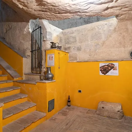 La Casa Dell' Etrusco * Tarquinia